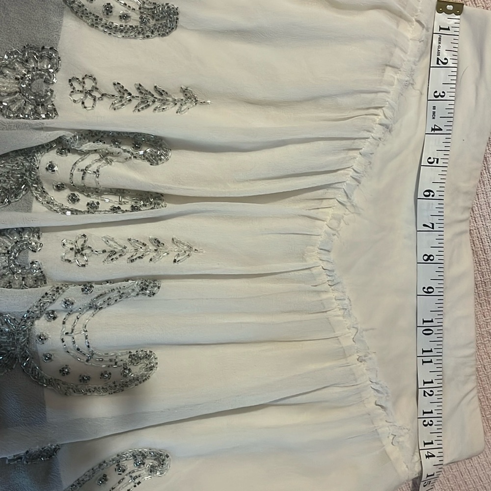 FREE PEOPLE BEADED MINI SKIRT SCALLOPED
HEM WOMEN SIZE MEDIUM - Picture 4 of 16